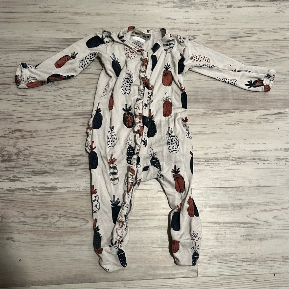 Spearmint Love Pineapple Baby Girl Onesie 6-9M